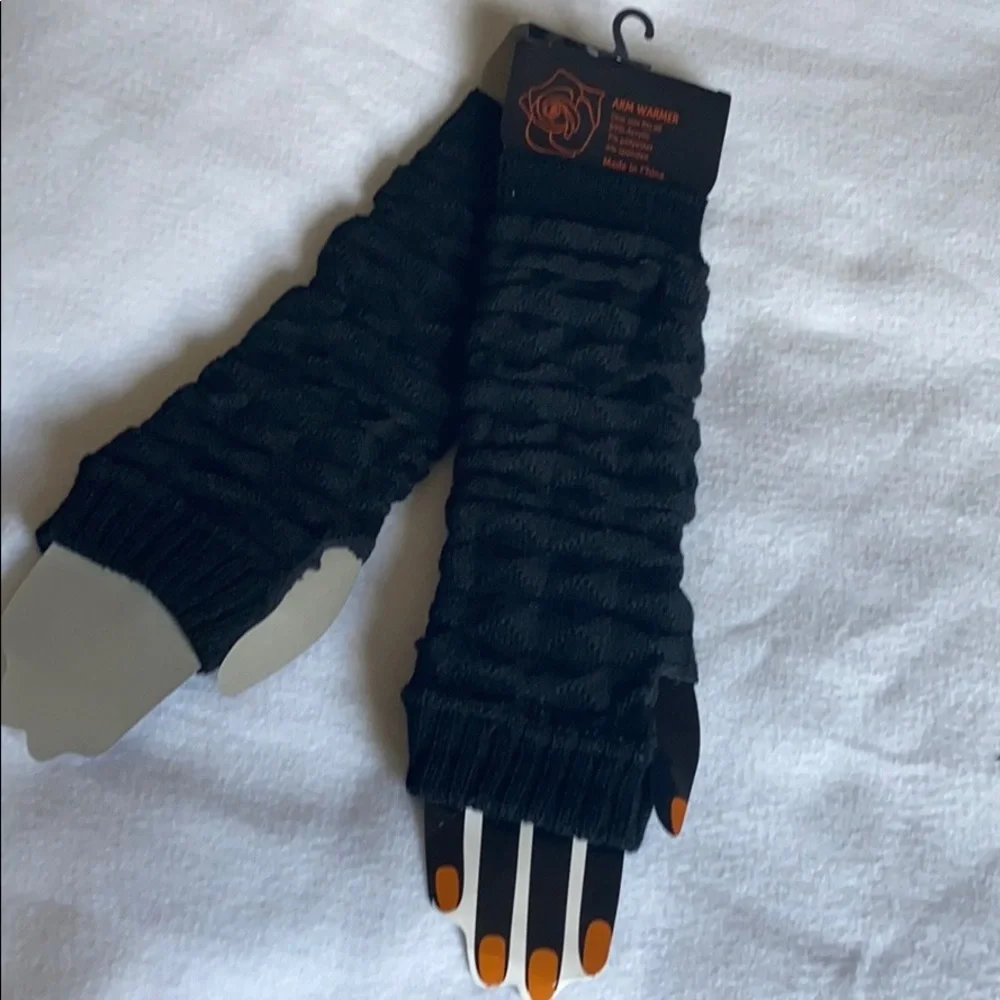 SALE 2/$27 3/$37 4/$45 New Black Stretchy Comfy Arm Warmers